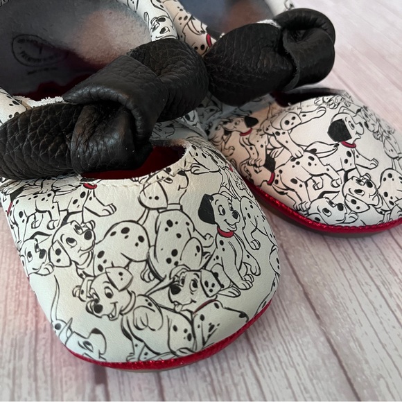 Freshly Picked Disney 101 Dalmatians Knotted Bow Leather Girls Shoes Sz 7 / 10 - Picture 12 of 13